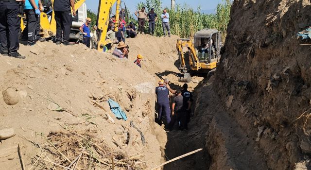Babasına yardıma gelen oğul, göçük altında kaldı