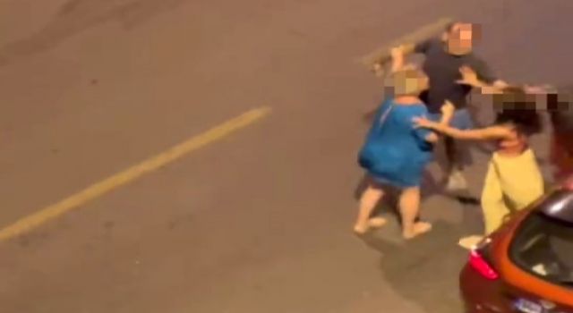 Kuşadası’nda ilginç kavga, 2 kadın bir erkek mahalleyi ayağa kaldırdı