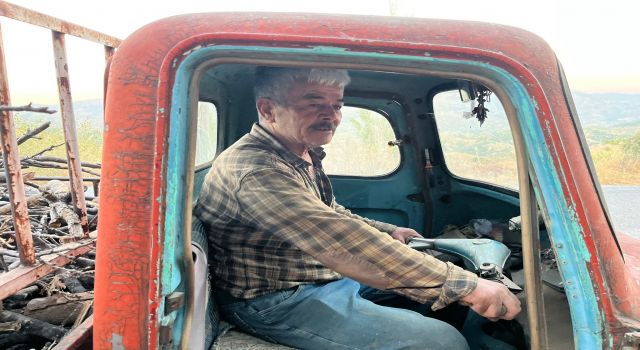 70 yaşındaki Halit amca, nostaljik motosikletiyle kışa hazırlanıyor