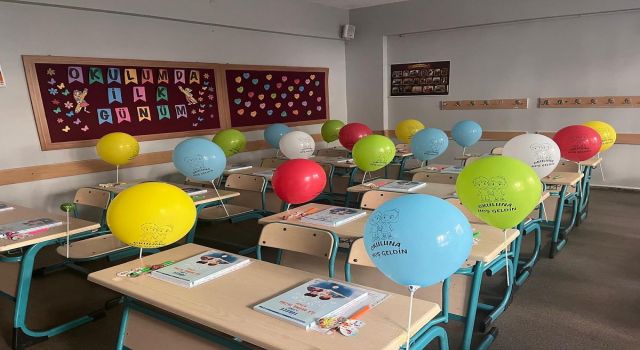 Efeler'de 65 bin 500 ücretsiz ders kitabı sıralarda hazır