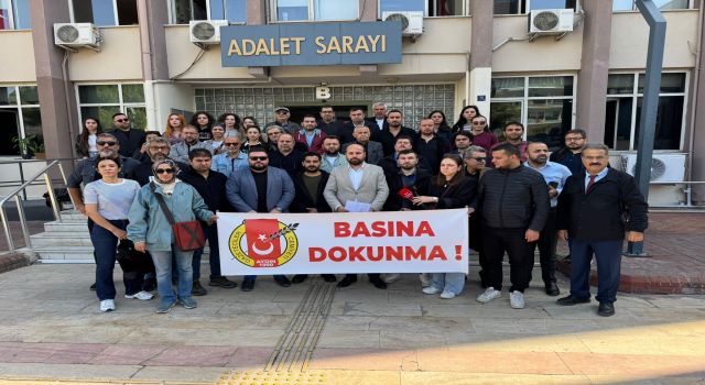 Aydın'da gazeteciler, meslektaşlarına destek için bir araya geldi