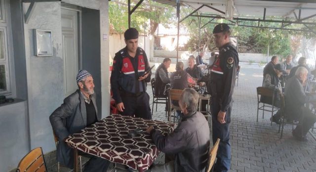 Jandarma ekipleri Karacasu’da halk sağlığı için sahada