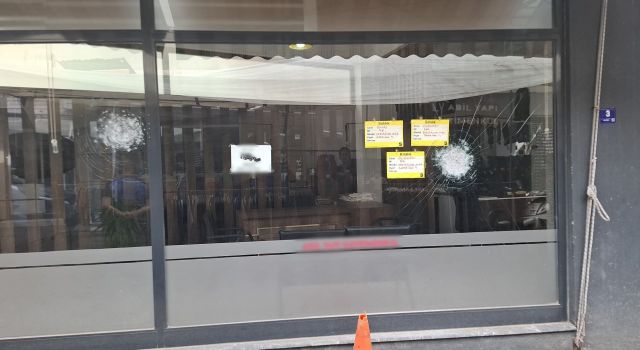 Köşk'te bir işyeri kurşunlandı