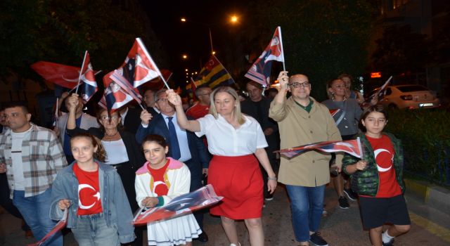 Nazilli’de 3 Kilometrelik Fener Alayıyla Cumhuriyet Coşkusu