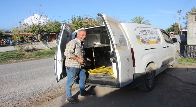 Çiftçilerin imdadına 'mobil tamir' aracı ile yetişiyor