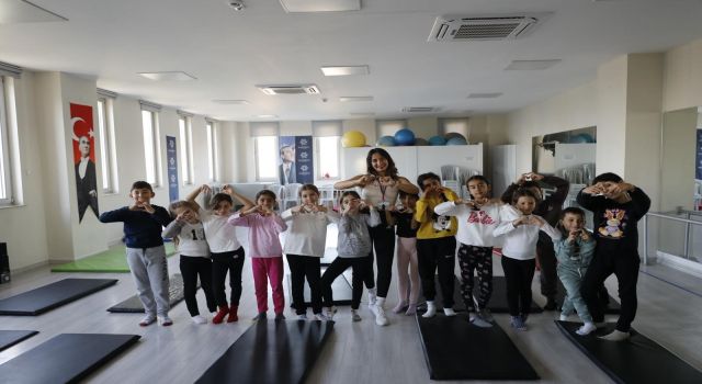 Aydın Büyükşehir Belediyesi’nin jimnastik eğitimleri devam ediyor