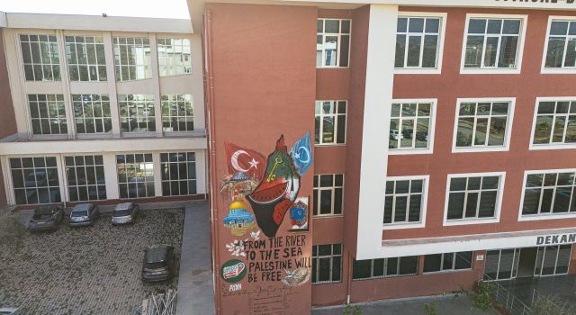 Filistin için duvarları boyadılar