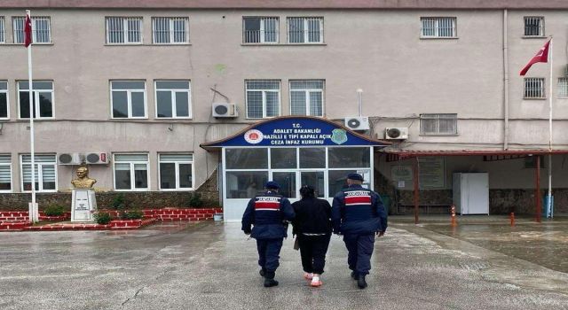 Üç yıl saklandı, kilerde yakalandı