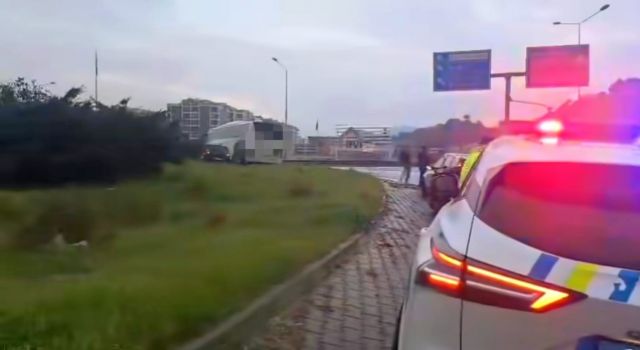 Yolcu otobüsü otomobile çarptı: 1 yaralı