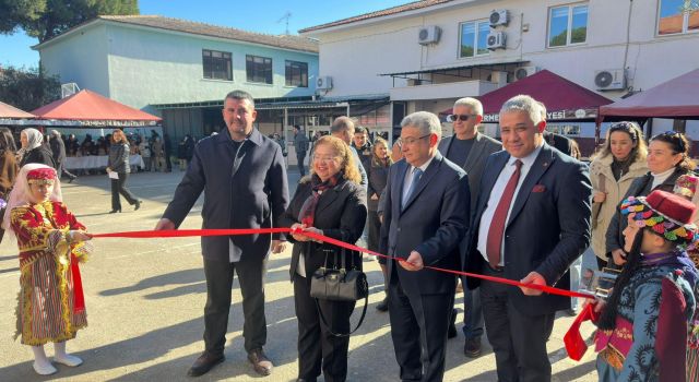 Öğrenciler 'ailenin önemine' oyuncaklarla dikkat çekti