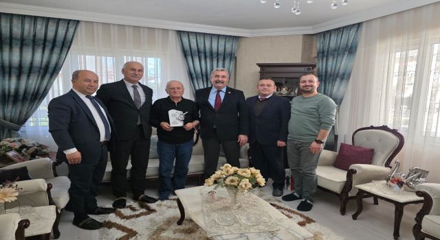 Ömrünü öğrencilerine adayan Varol öğretmen unutulmadı