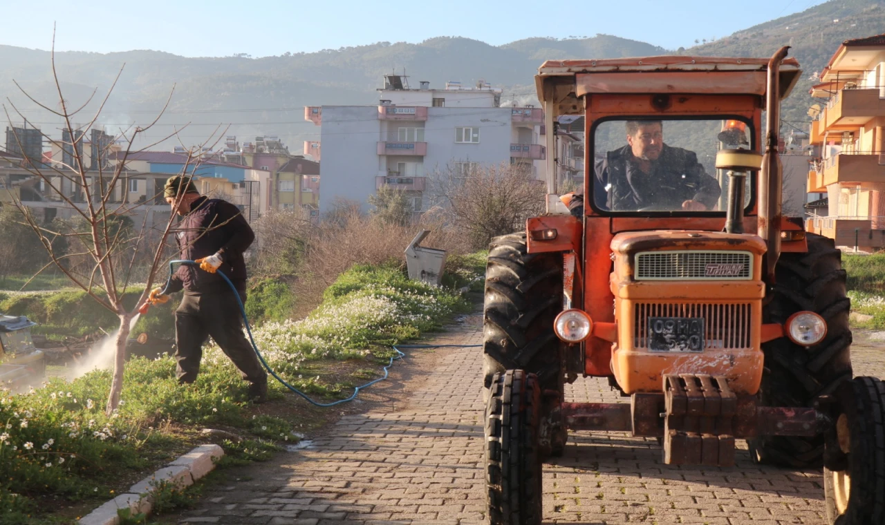 Bozdoğan’da Yabani Otlarla Mücadele Başladı