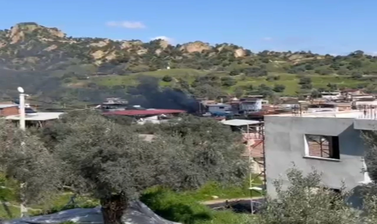 Nazilli’de Araç Yangını Paniğe Neden Oldu: İtfaiye Alevleri Büyümeden Söndürdü