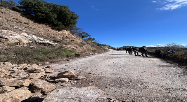 Nazilli’de Korkutan Heyelan: Yaylapınar Yolu Ulaşıma Kapandı