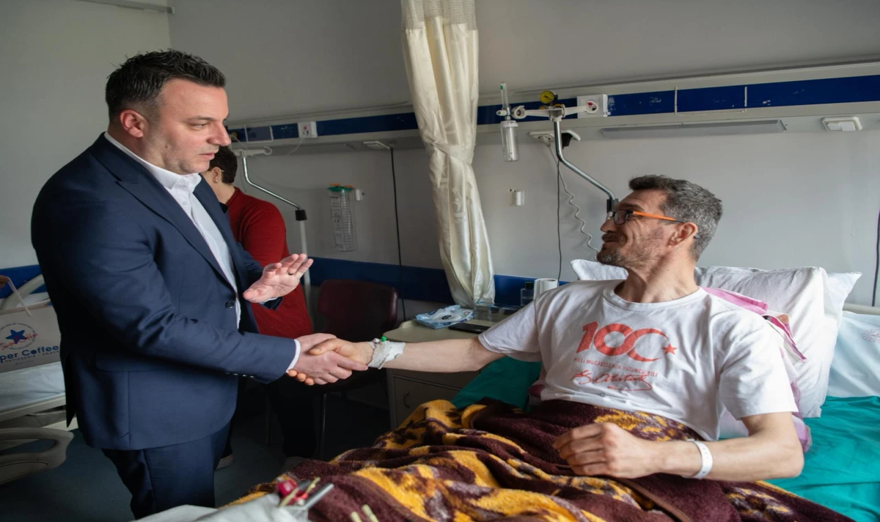 Başkan Vekili Demirtaş’tan Trafik Kazası Geçiren Belediye Personeline Moral Ziyareti