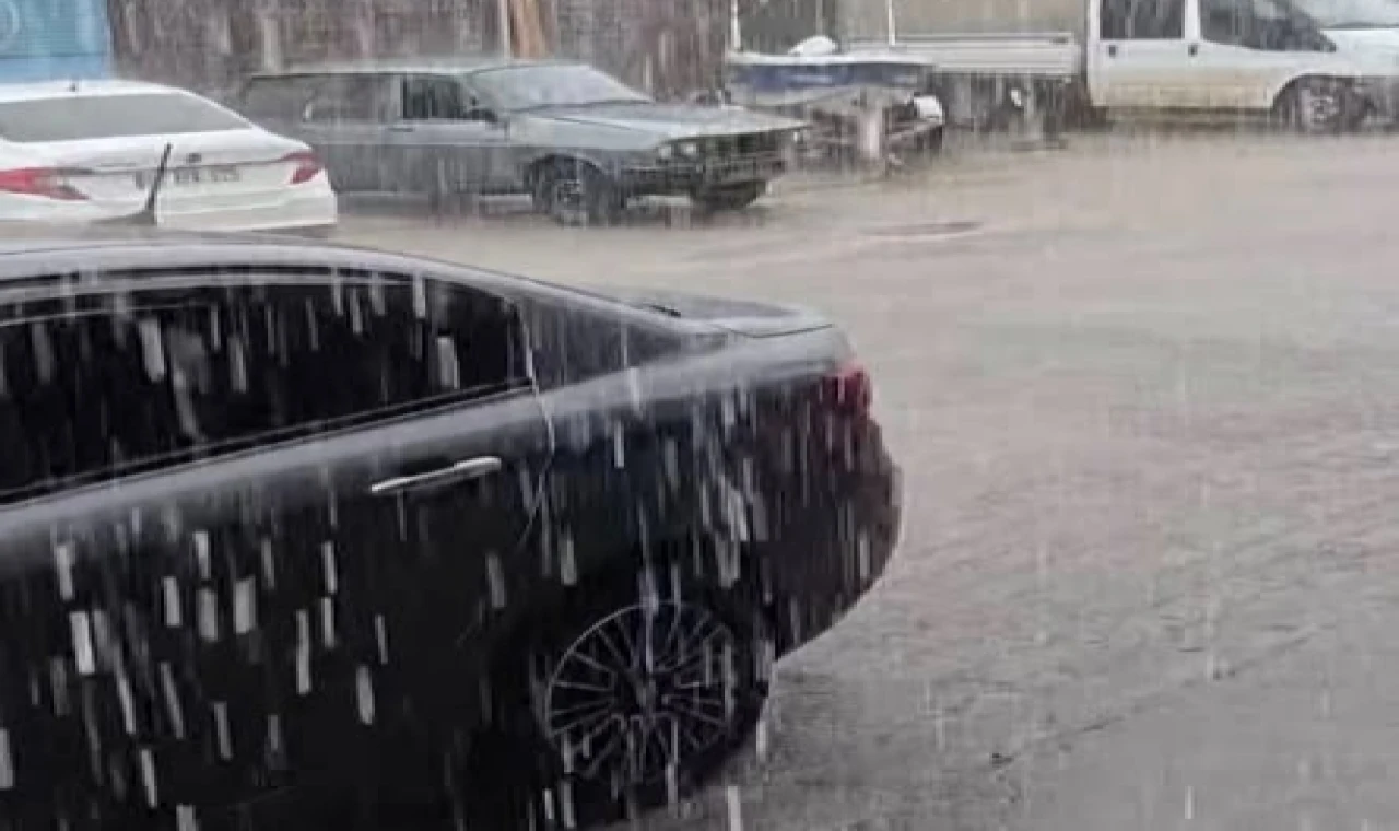 Didim’de sağanak yağış etkili oldu