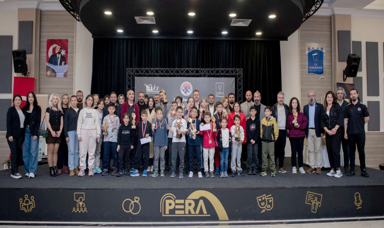 Kuşadası’nda 110 Sporcu Satranç Turnuvasında Yarıştı