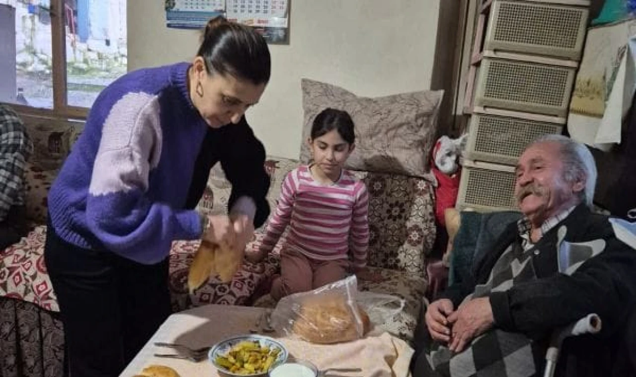 Nazilli’de Gönül Sofrası: AK Parti Kadın Kolları Dualar Mahallesi’nde Buluştu