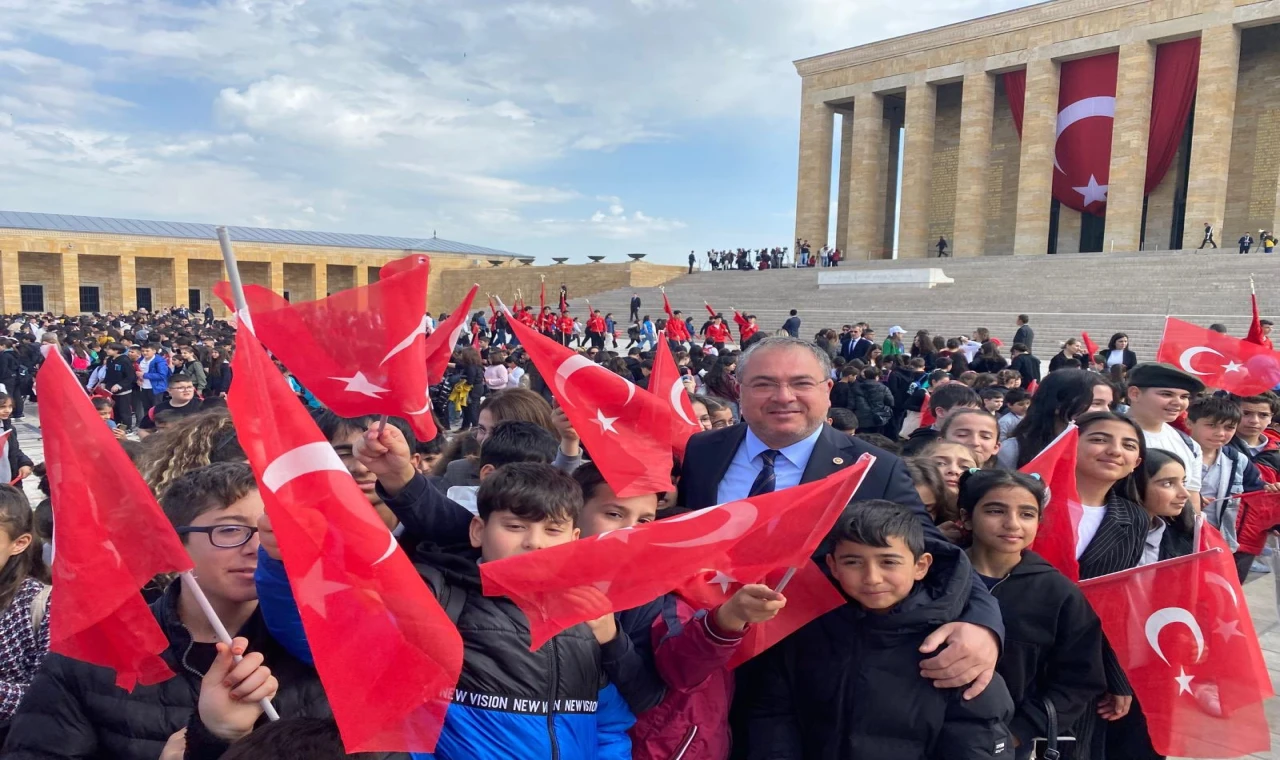 CHP’Lİ KARAKOZ TBMM’NİN 106. YILINI VE ULUSAL EGEMENLİK VE ÇOCUK BAYRAMINI KUTLADI