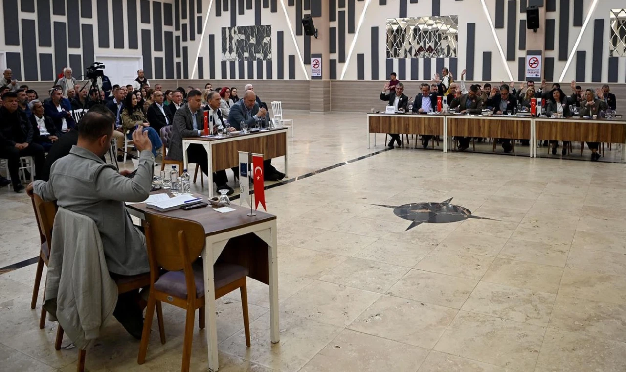 KUŞADASI BELEDİYESİ 2025 YILI FAALİYET RAPORU KABUL EDİLDİ