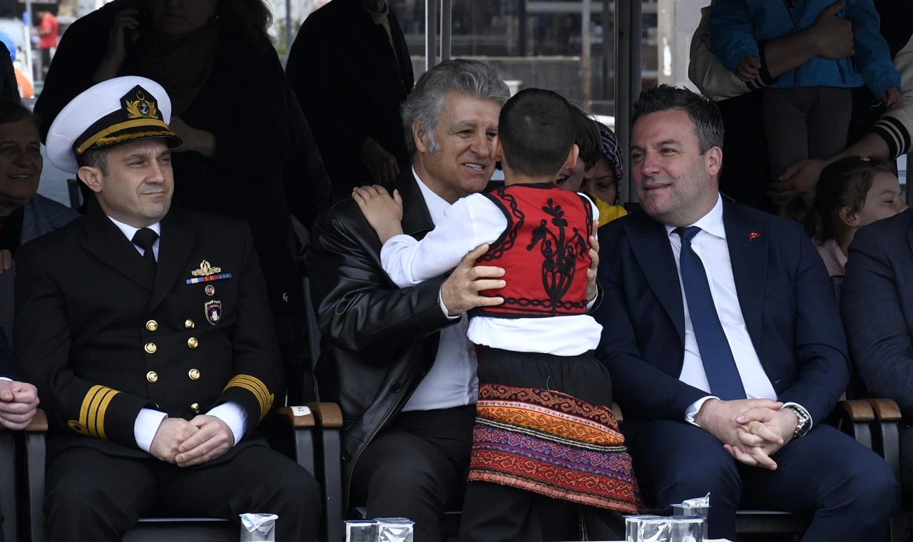 KUŞADASI’NDA 23 NİSAN ULUSAL EGEMENLİK VE ÇOCUK BAYRAMININ COŞKUYLA KUTLANDI