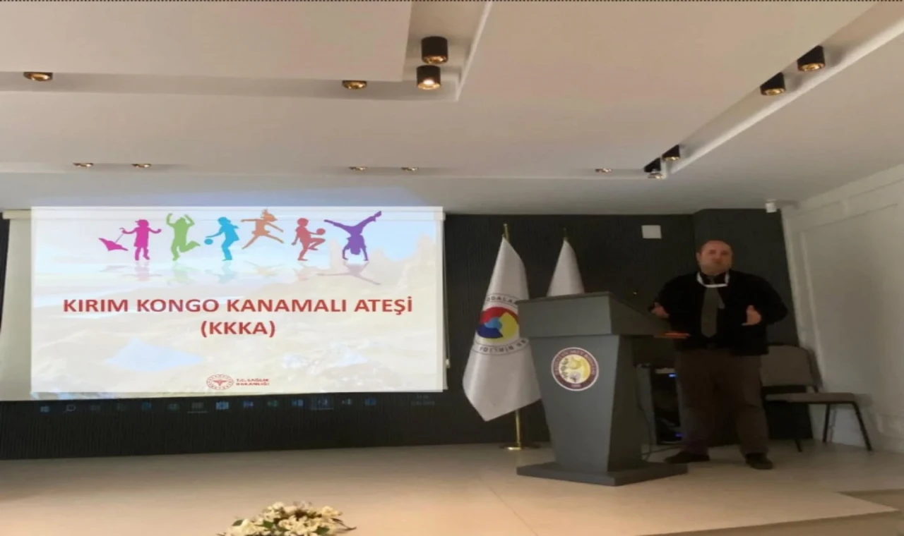 Nazilli’de muhtarlar sigara ve kene kaynaklı hastalıklara karşı uyarı