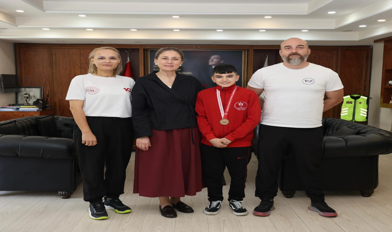 Nazilli’de Şampiyon Sporculardan Kaymakam Kan’a Ziyaret