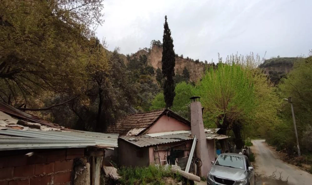 Yılmazköy Keçideresi sakinleri iletişimsizlikten dertli