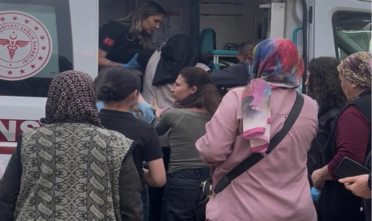 Apartmanda çıkan yangın sonrası yaşlı kadın fenalaştı