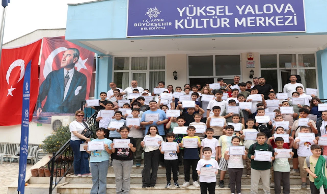 BAŞKAN ÇERÇİOĞLU’NUN DESTEKLERİ İLE SATRANÇ ÖĞRENEN ÖĞRENCİLER HAMLELERİNİ YARIŞTIRDI