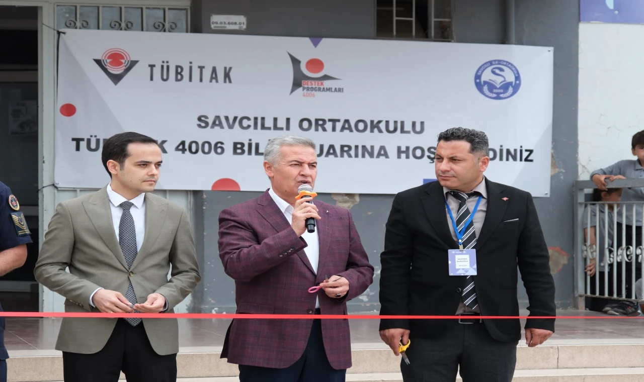 Başkan Mehmet Erol Öğrencilerin Bilim Projelerini İnceledi