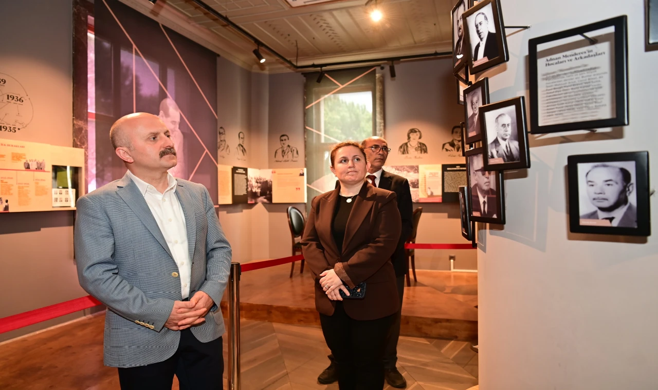 Vali Varol, Adnan Menderes’in hatırasını yaşatan müzede incelemelerde bulundu