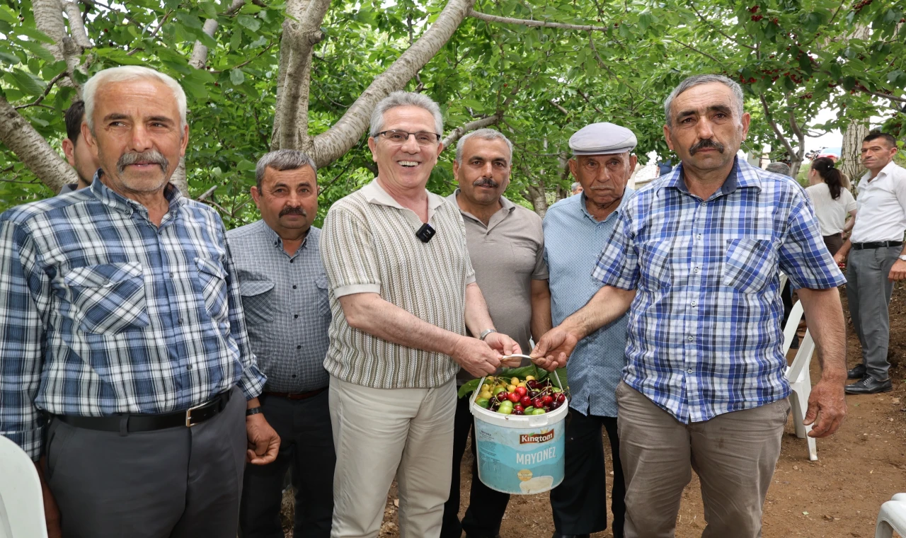NAZİLLİ'DE MUHTARLARDAN BAŞKAN TETİK'E GÜÇLÜ DESTEK