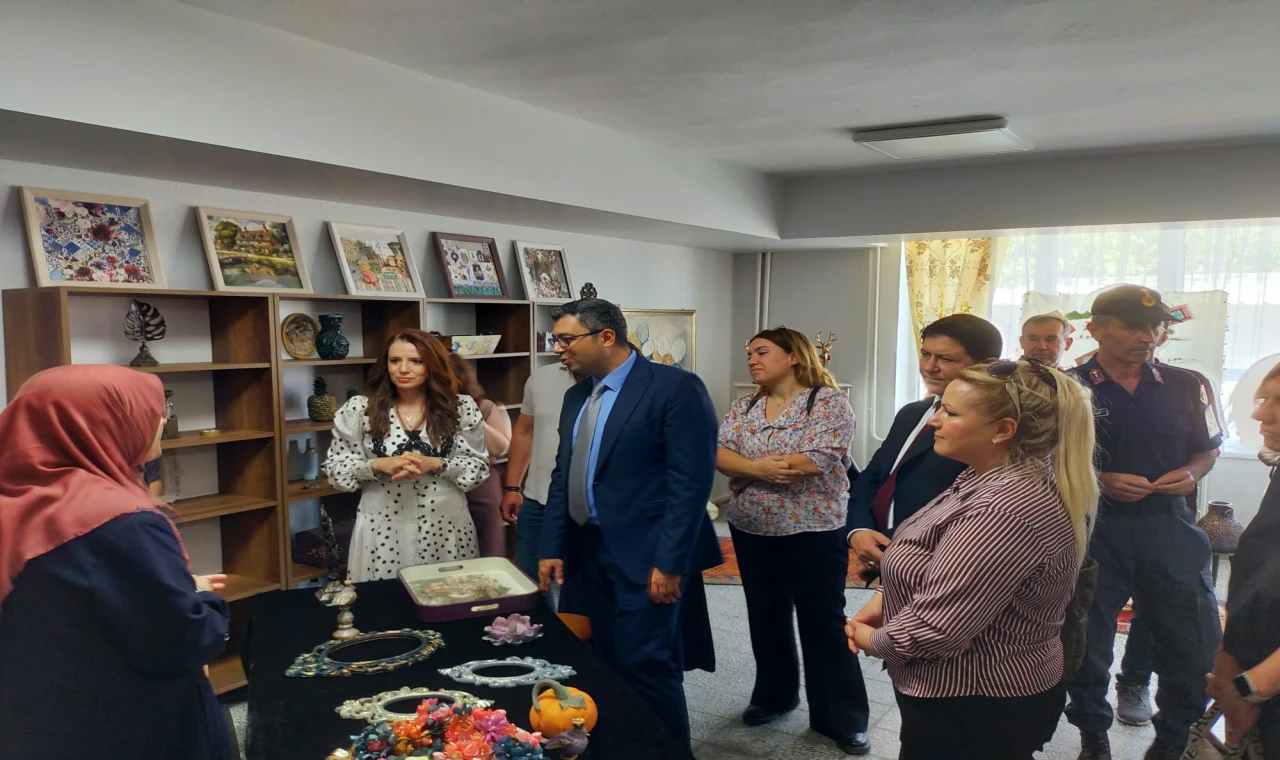 Üniversite öğrencilerinin el emekleri görücüye çıktı