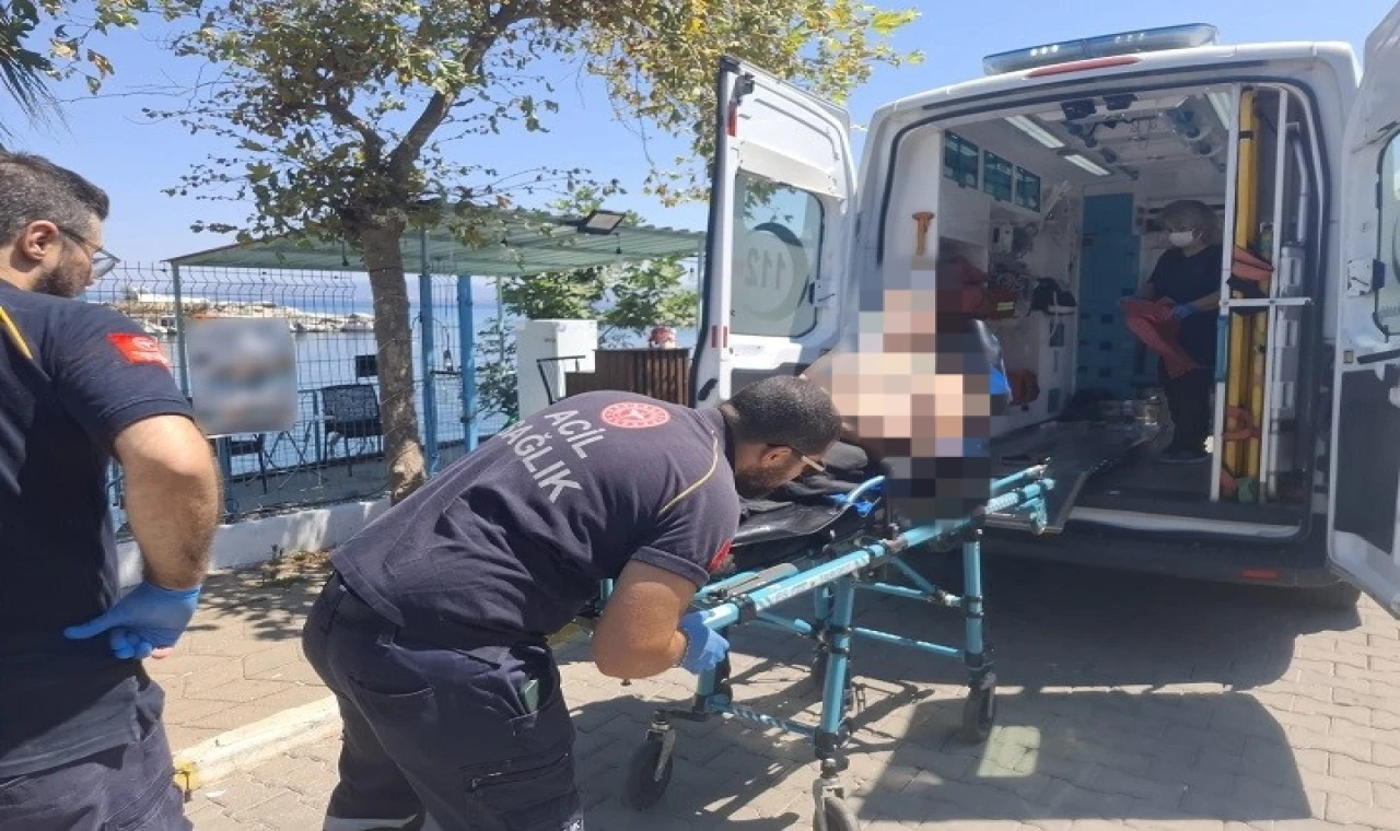 Gezi teknesinde rahatsızlanan şahsın yardımına Sahil Güvenlik yetişti