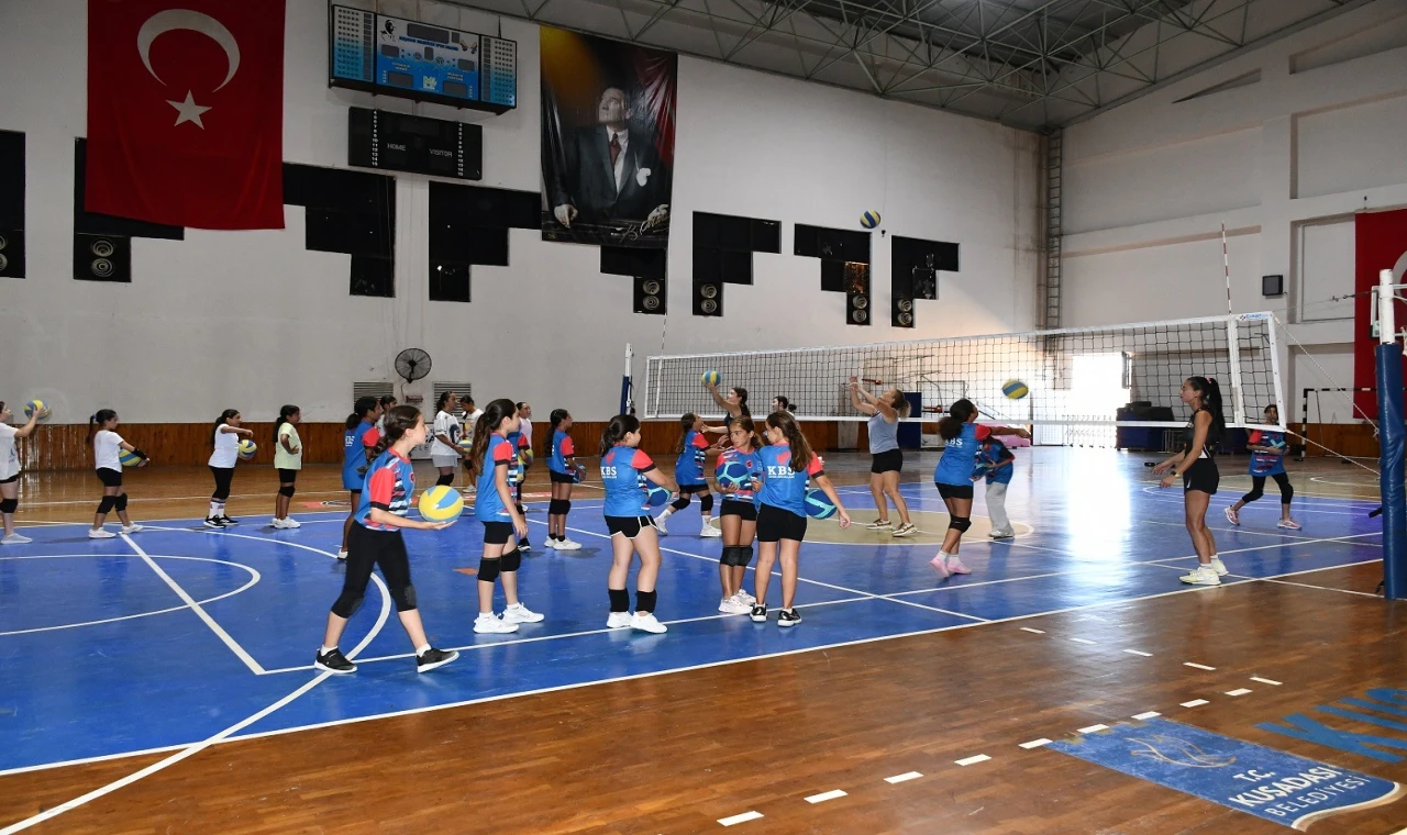 KUŞADASI’NDA MİNİKLER İÇİN YAZ DEMEK, SPOR DEMEK