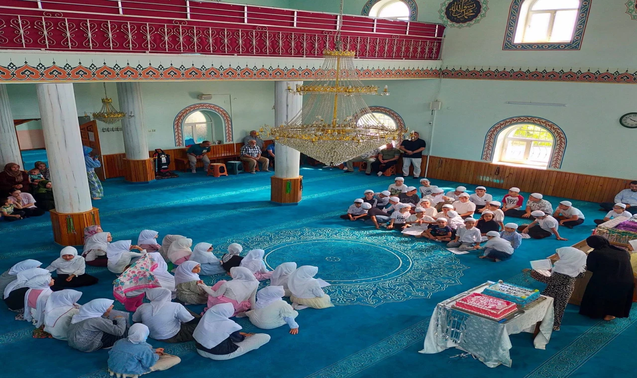 Başaran Mahallesi'nde Yaz Kur'an Kursu coşkulu programla sona erdi