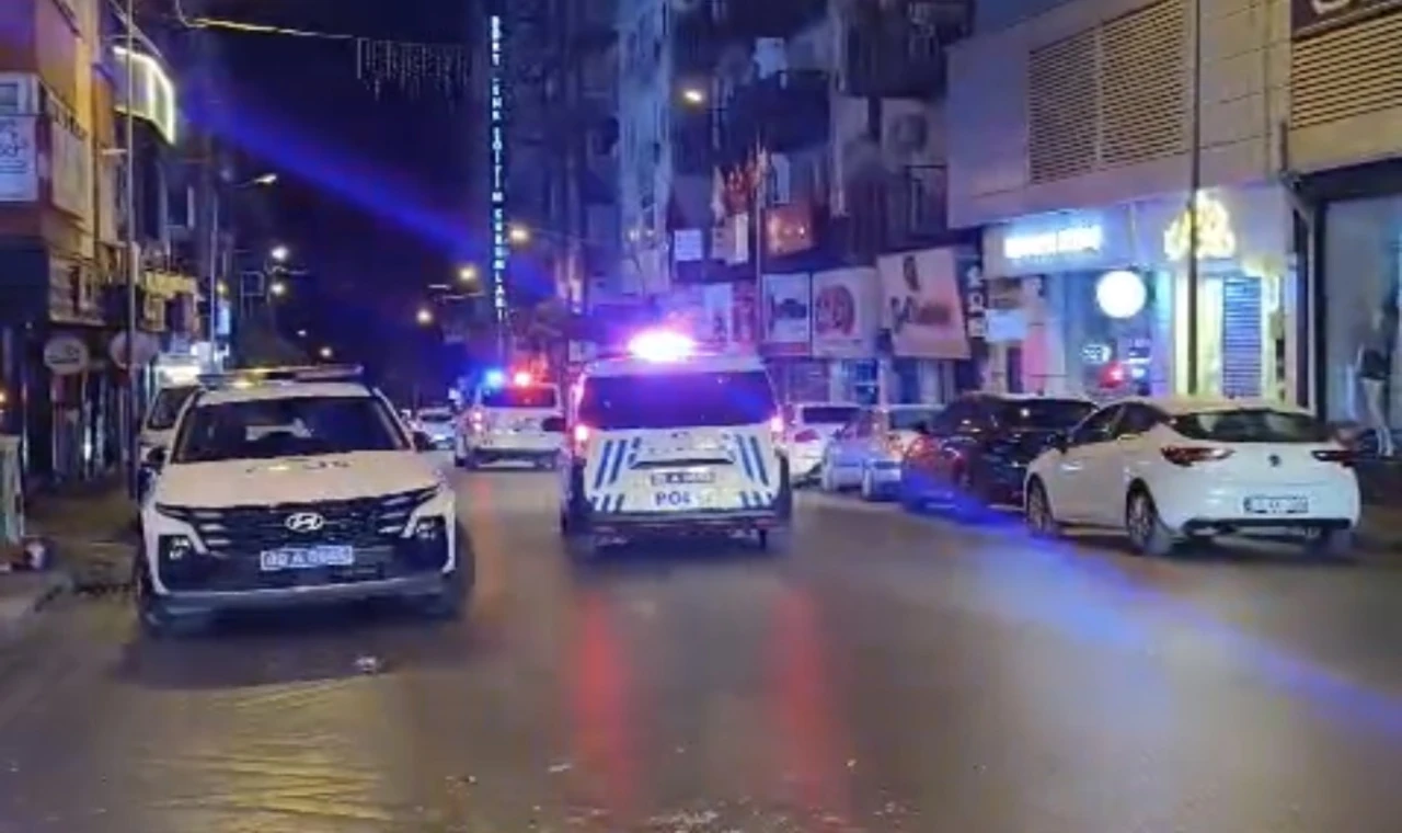 Nazilli’de Gece Yarısı Hareketli Dakikalar: ATM’leri Yumrukladı, Polise Zor Anlar Yaşattı