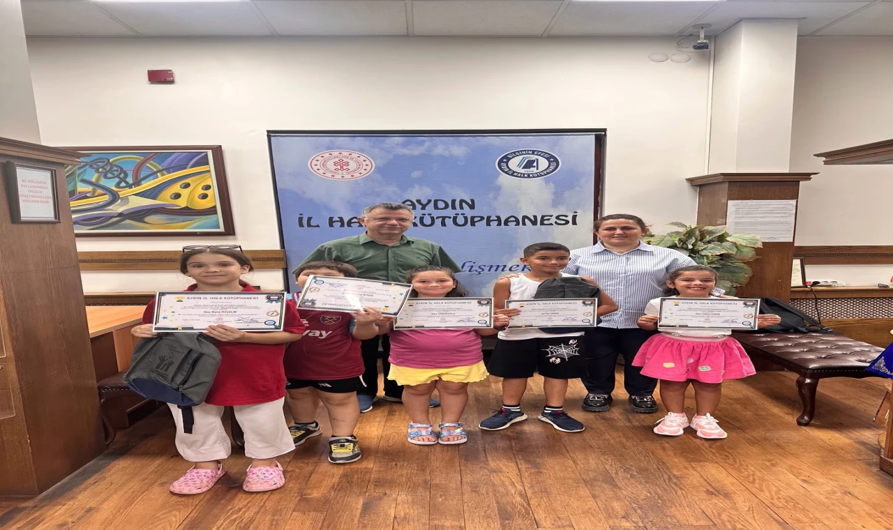Aydın'da minik kütüphane kaşifleri belgelerini aldı