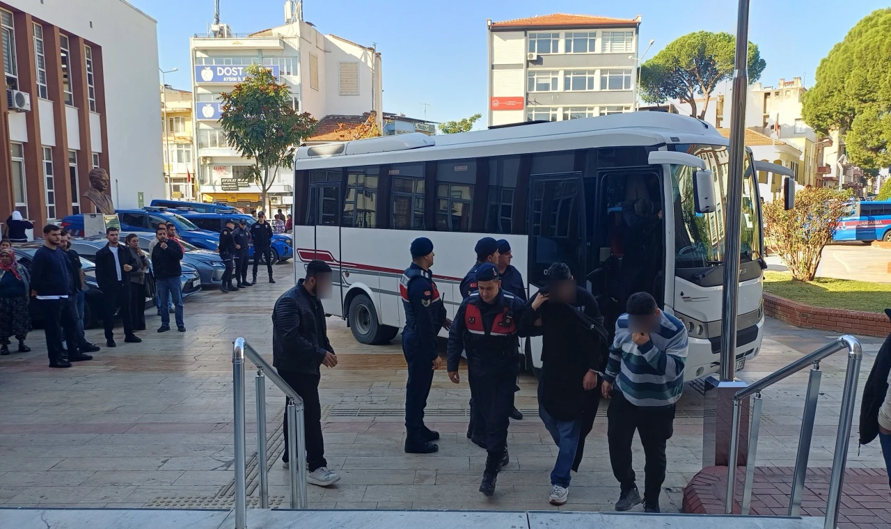 Adliyeye sevk edilen 71 şüpheliden 3'ü tutuklandı