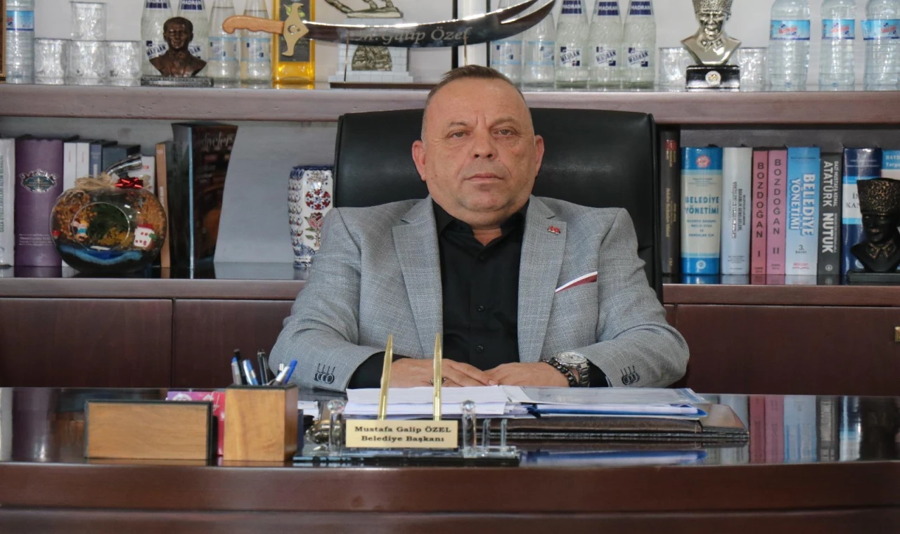 Başkan Galip Özel’den zeytin fiyatlarına tepki:  “Çiftçinin bir yıllık emeği bir bardak çay parasına satılamaz”