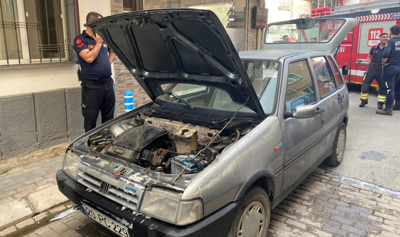 Seyir halindeki otomobilde çıkan yangın paniğe neden oldu
