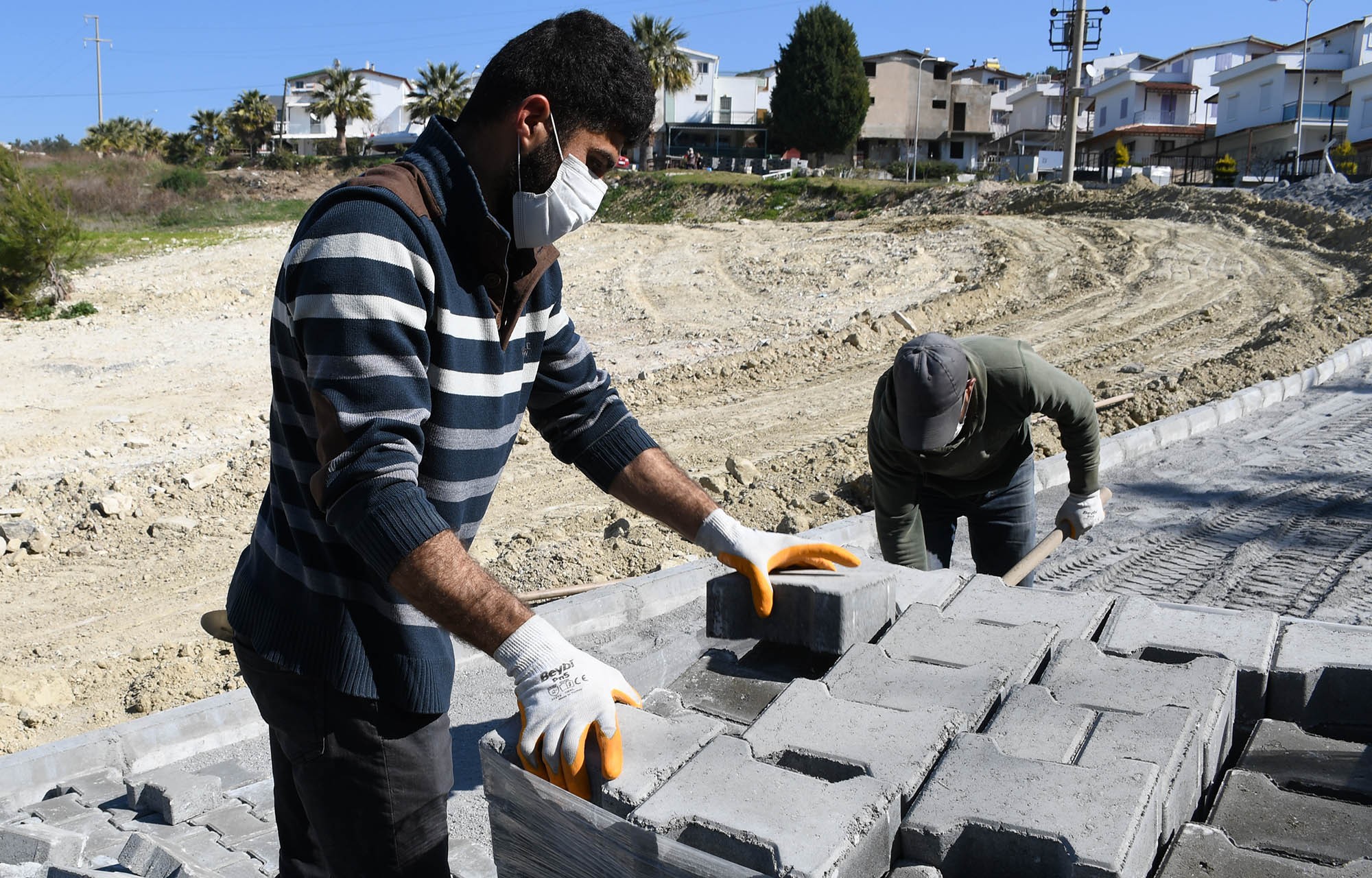 Kuşadası'nda 28 yıllık yol sorunu çözülüyor