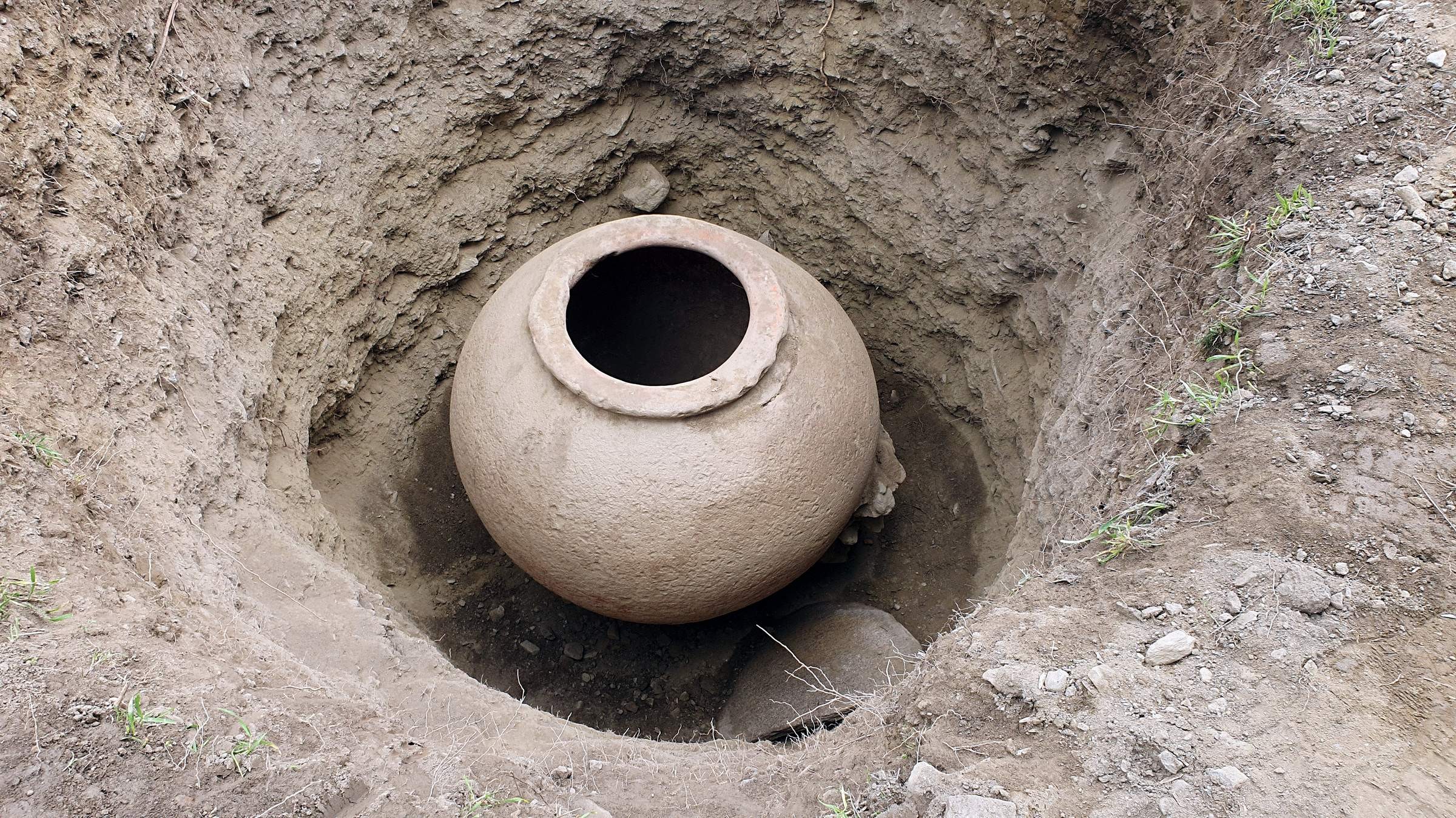 Bir insan boyundaki dev küp heyecanlandırdı