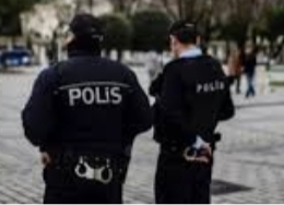 Aydın' da polis ekipleri çiçek dağıttı