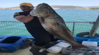 Boyu Kadar Balık Tuttu