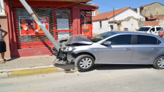 Söke'de Aydınlatma Direğine Çarpan Sürücü Yaralandı