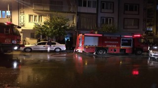 Apartmanı kaplayan yoğun duman paniğe neden oldu