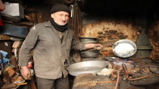 41 yıllık kalay ustası Alkış, mesleğini ayakta tutmaya çalışıyor