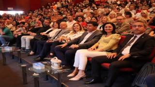 Ünlü Tarihçinin Nazilli konferansına binlerce kişi katıldı